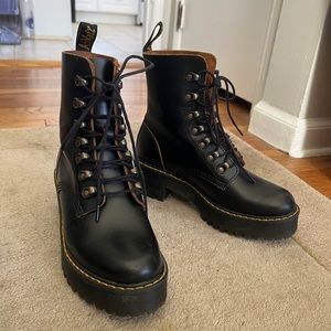 Doc Martens Leona - Black Leather